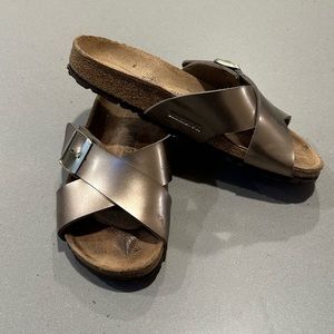 Birkenstock Siena in gold, Women’s EU 37 or US 6.5, good pre-owned condition